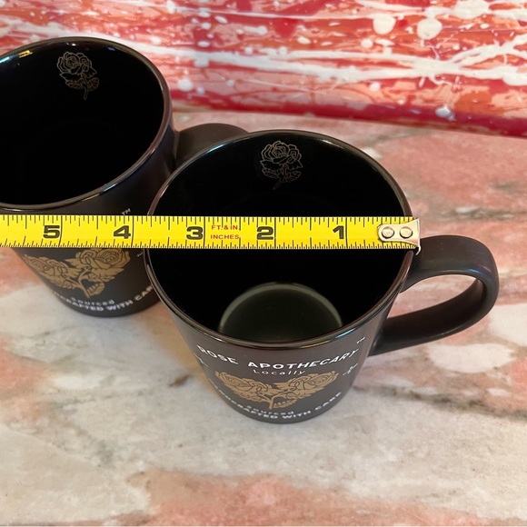 Schitts Creek Rose Apothecary Pair of Mugs NWOT Bébé Coffee Lover 🖤☕️ - Picture 6 of 8